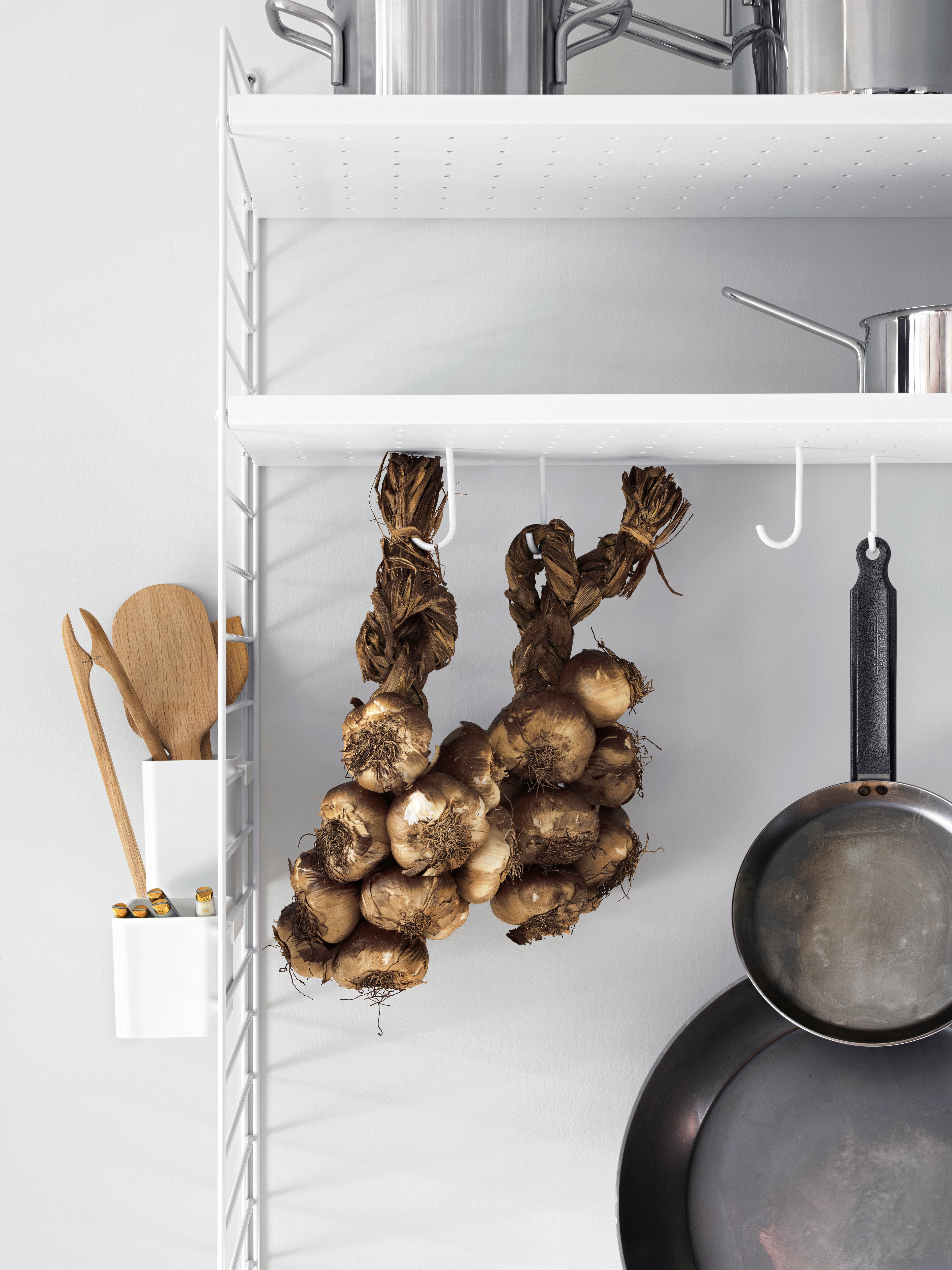 The J hooks are created to optimize a shelving combination and fit together with the metal and galvanized shelves. The J-hooks help you to keep your outerwear and backpack in order, or why not use them to display something more decorative like a hanging pot. Each packaging contains 5 J-hooks.