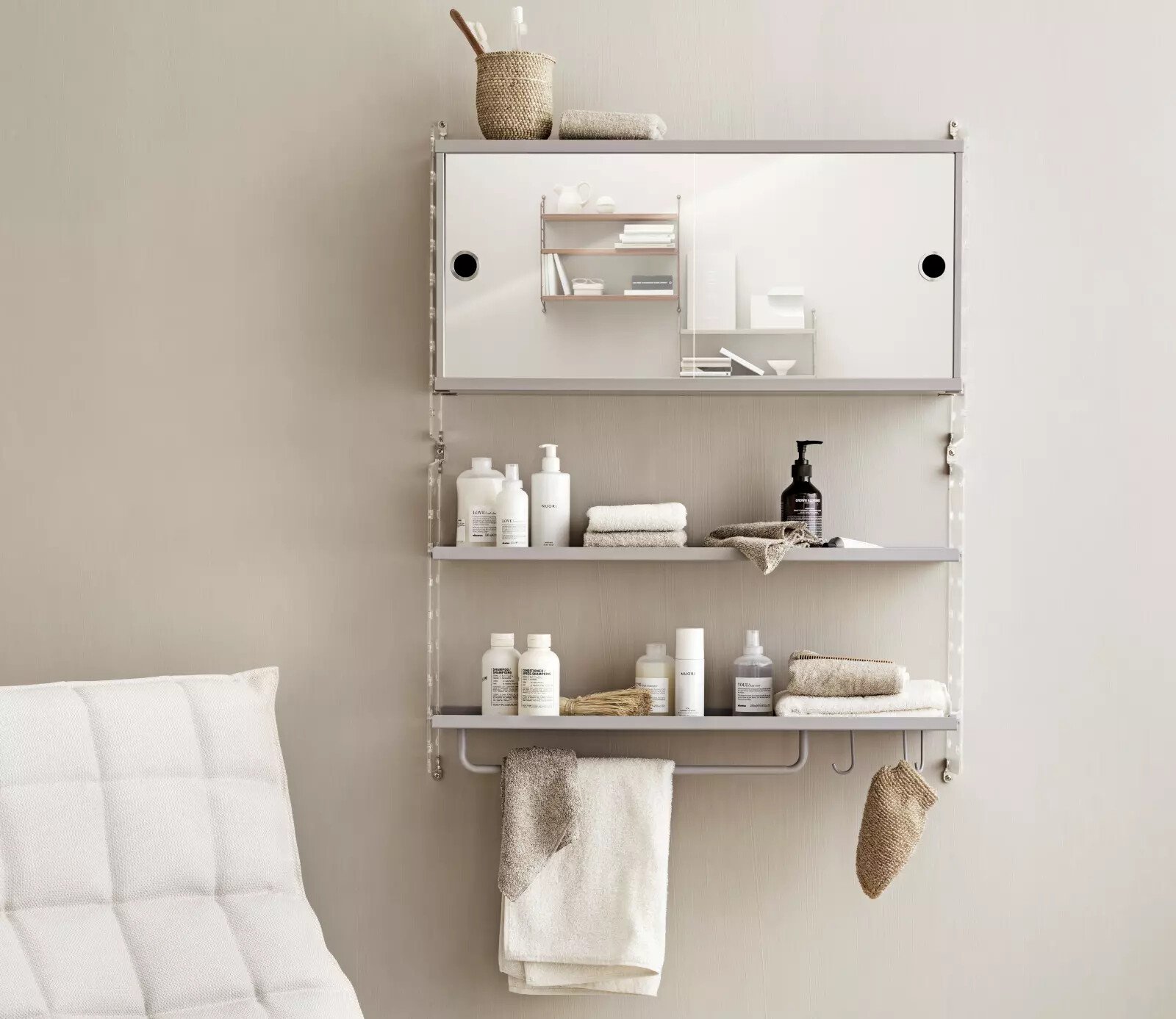 The cabinet with sliding mirror doors is available in one width, 78 cm, and one depth, 20 cm. The cabinet fits into all 20 cm deep wire and plex panels from String® System. The cabinet is great to add into your bathroom combination. The sliding mirror doors are smooth to slide to either side and perfect to store toothbrushes and other toiletries you do not want out in the open. The display cabinet consists of one adjustable inner shelf in glass. The cabinet has internal dimensions: w74 x d16 x h33 cm. The cabinet is delivered unassembled.