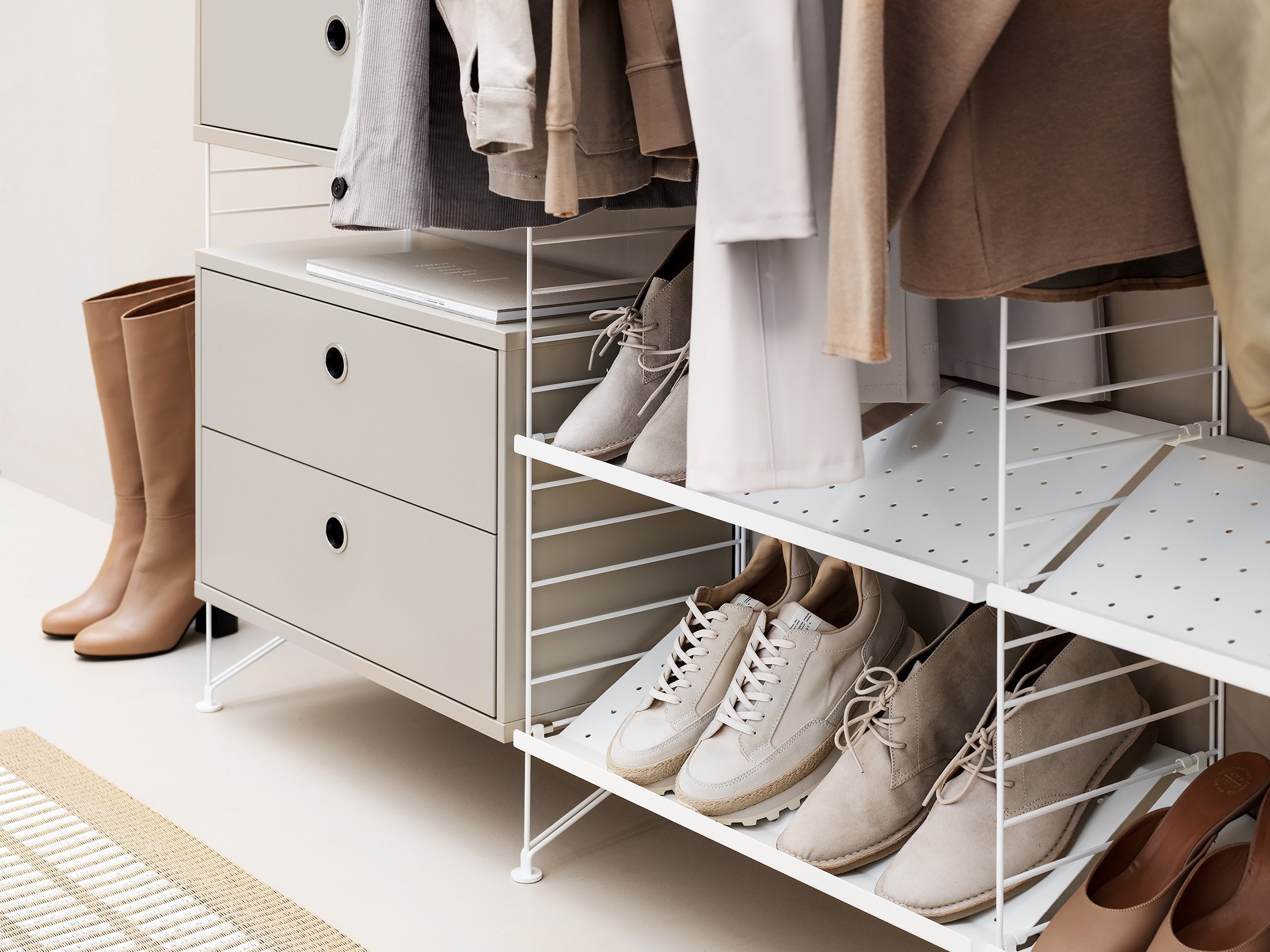This floor mounted one-section combination is perfect for the medium sized hallway. High edge metal shelf with added accessories giving you increased storage possibilities. Drawers at the bottom for you gloves and scarves.