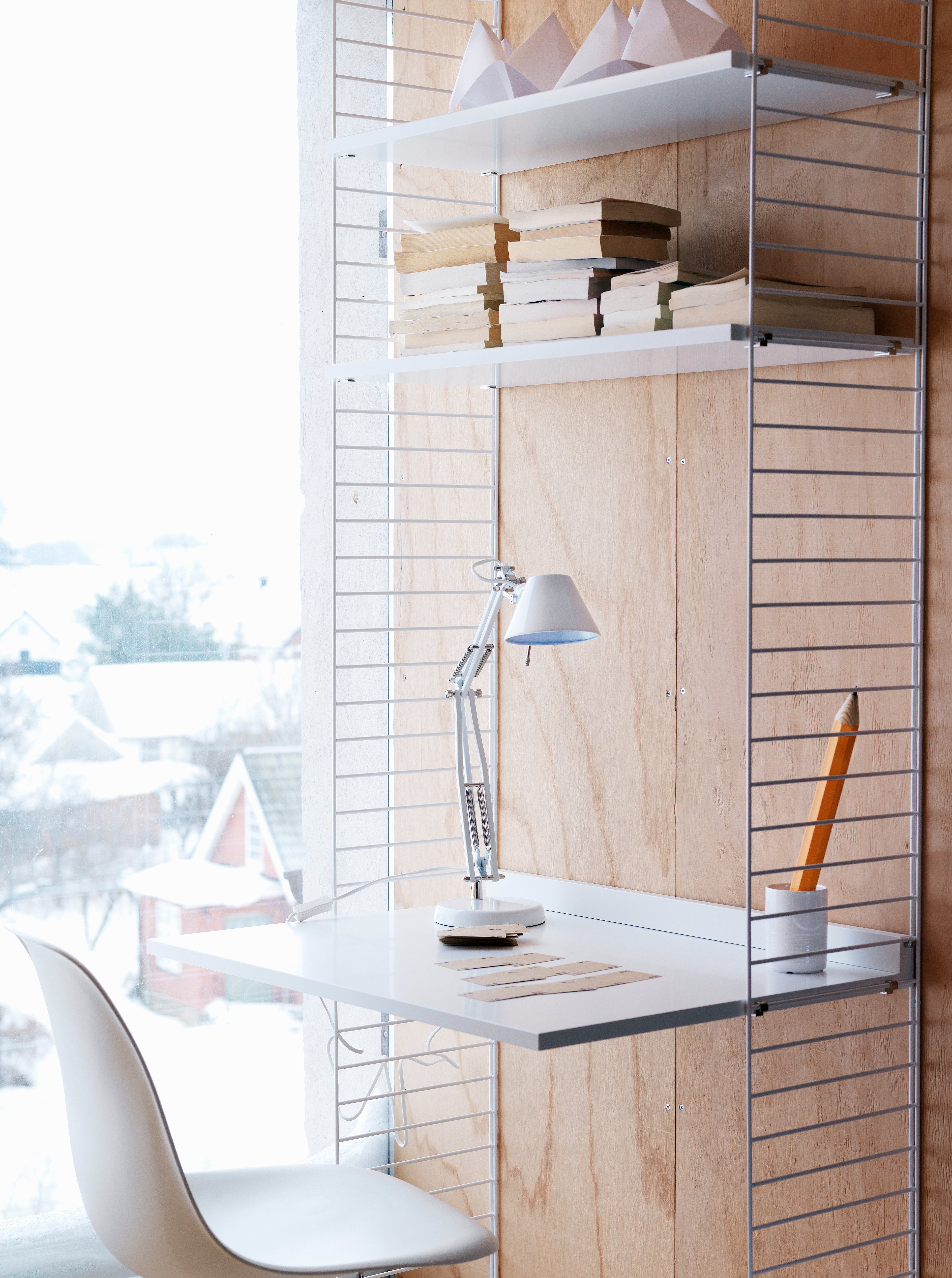 stem-workspace-workdesk-white-closeup_portrait.jpg