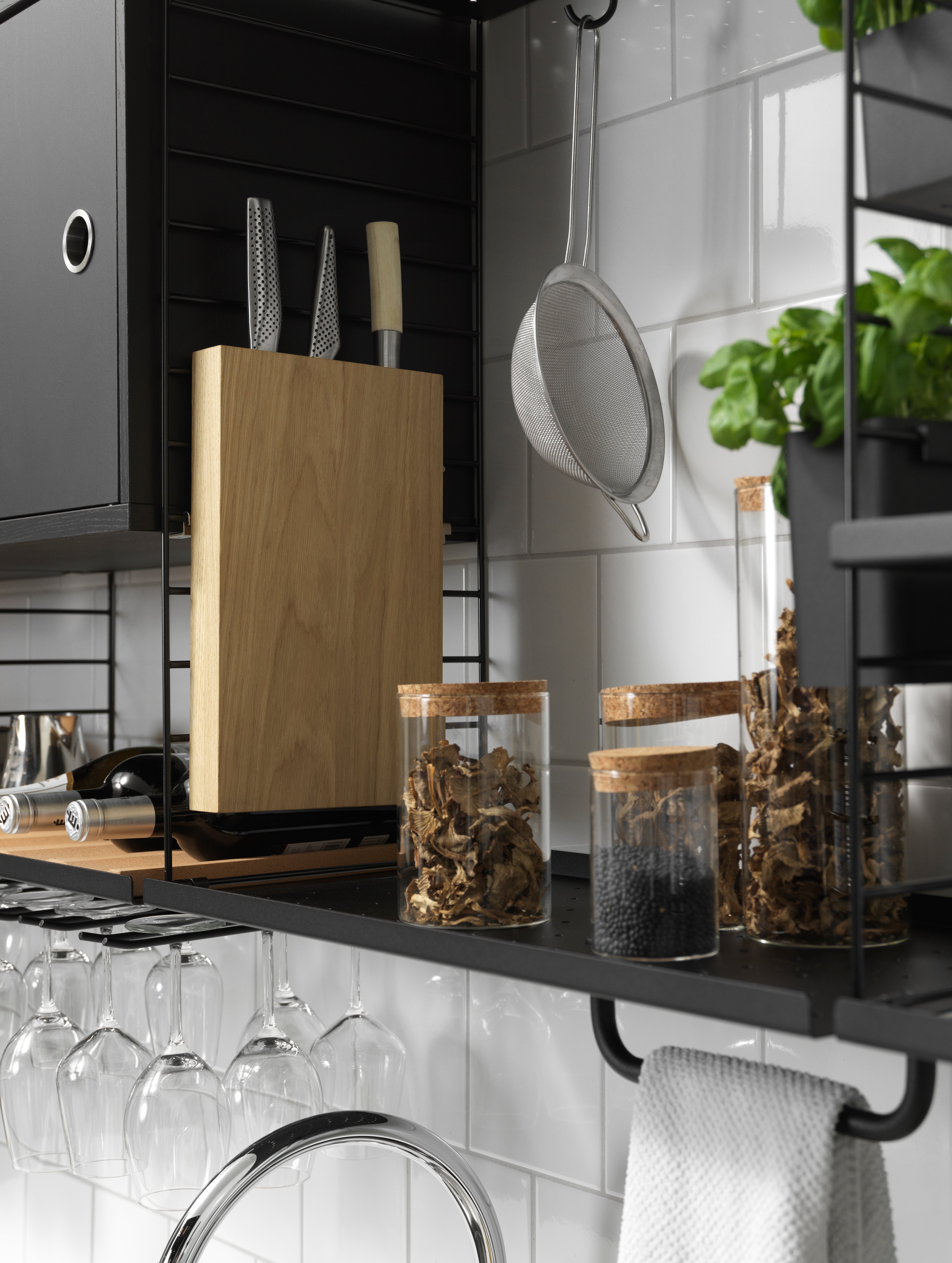 The rods are created to optimize a shelving combination and fit together with metal and galvanized shelves. The rods are available in the following widths: 24 cm, 53 cm, and 72 cm. The rods with widths 53 cm and 72 cm must be mounted along the width of the shelf, whereas the 24 cm wide rod can be mounted along the width or depth, if the shelf has depth 30 cm. The rods increase functionality and makes it possible for even more creative storage solutions. They are the optimal accessory for your hallway or wardrobe shelf since they make is possible to add coat-hangers from String® System. It is also a great spot to hang scarves, shawls or why not the dog leash. Each packaging contains one rod.