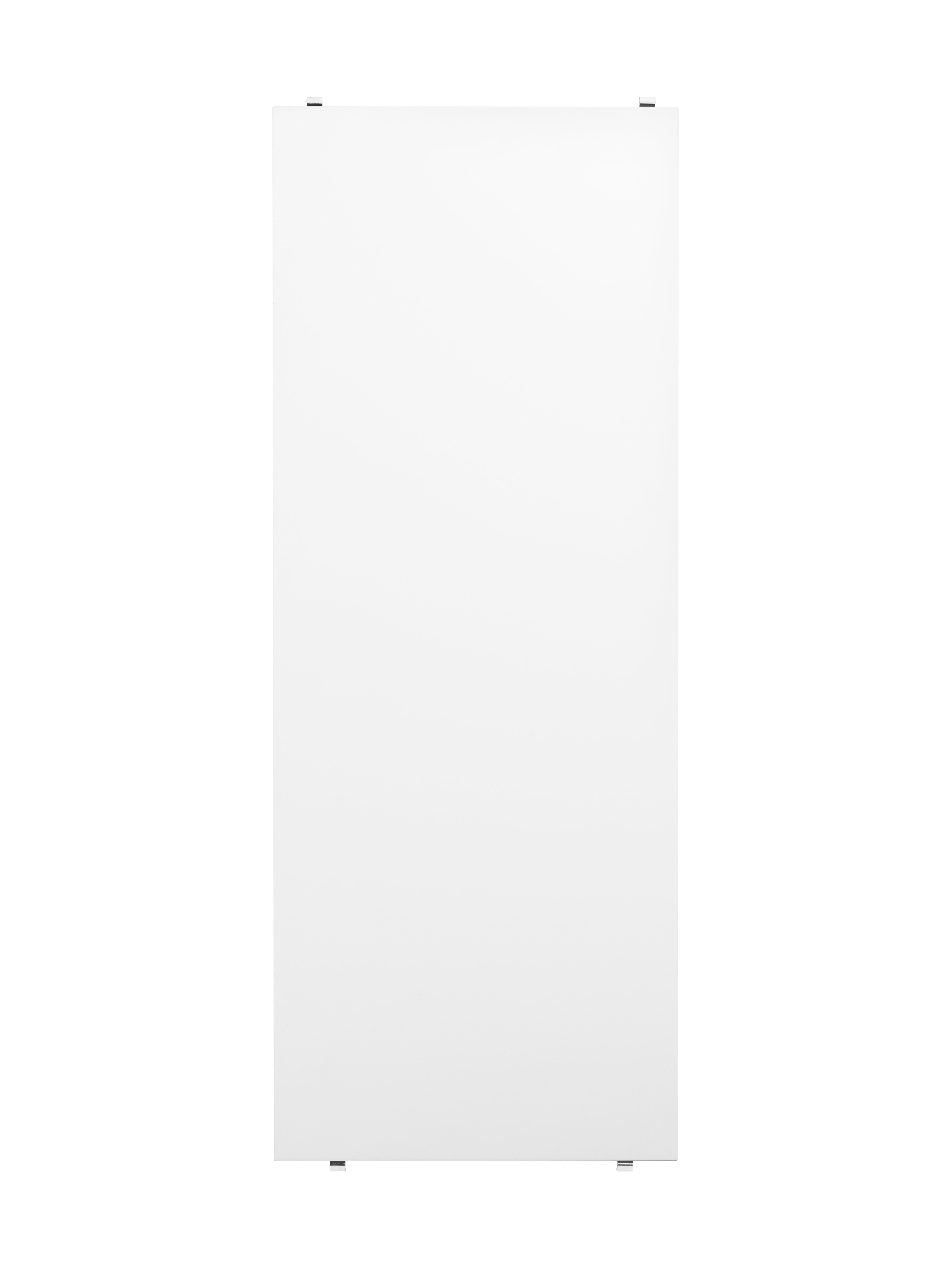 The wooden shelves are available in two widths, 58 and 78 cm, along with two depths, 20 and 30 cm. The shelves fit into wire and plex panels from String® System if the shelves and panels have the same depth. The shelves are flexible and easy to move around to meet your preferences. Create a monochrome shelf or mix shelves in different colours and types of wood. Each packaging contains three shelves and brackets.