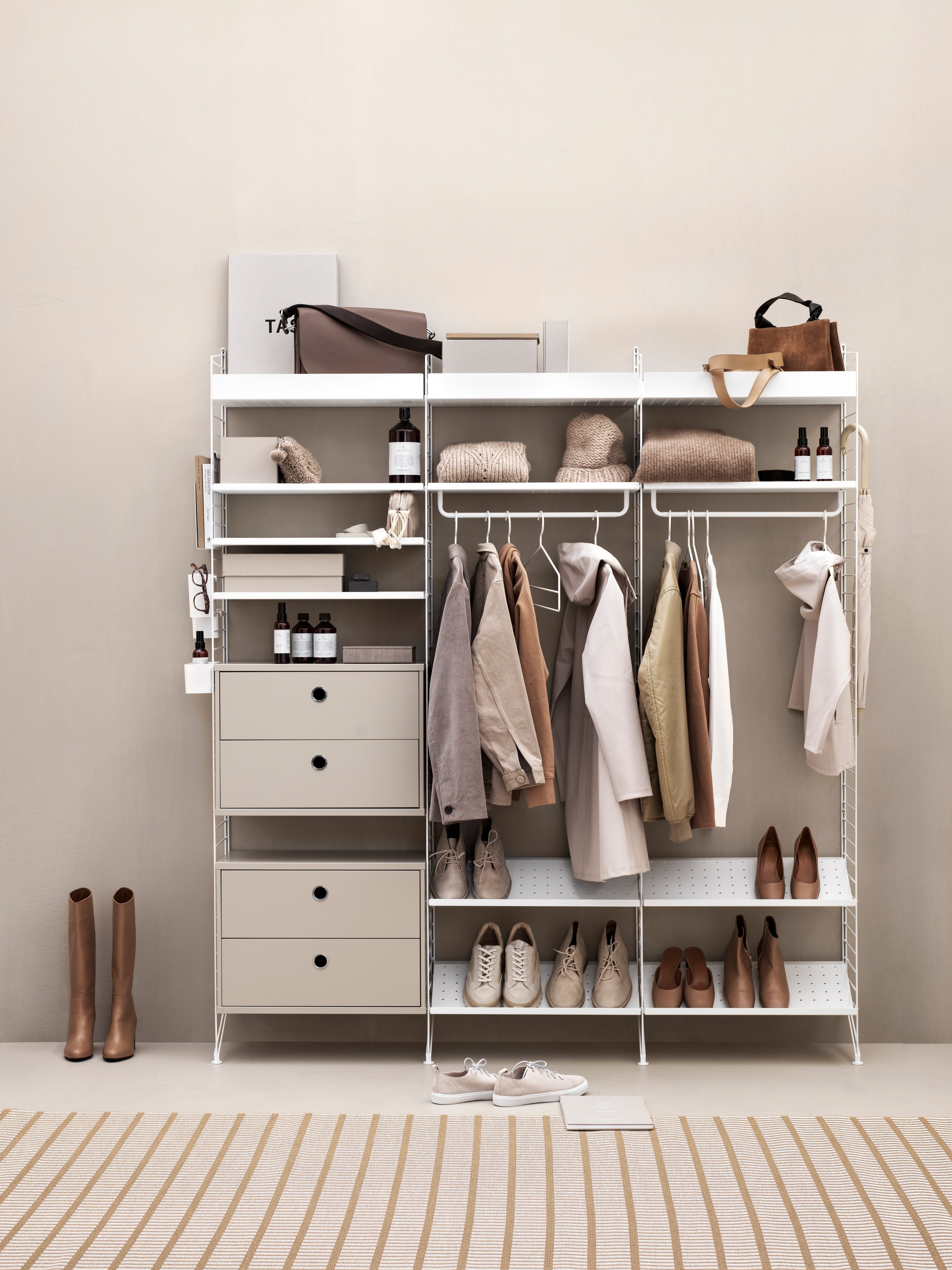 The chests of drawers are available in two widths, 78 and 58 cm, and one depth, 30 cm. The chests of drawers fit into all 30 cm deep wire and plex panels from String® System. They are designed with two drawers to offer hidden storage in your shelving combination. The chests of drawers are a great fit in either the hallway, living room or kids’ room where the need for hidden storage often is big. Chest of drawer w58 x d30 x h42 cm has internal dimensions (for each drawer) depth 23.7 cm, width 51.3 cm and height 16 cm. Chest of drawer w78 x d30 x h42 cm has internal dimensions (for each drawer) depth 23.7 cm, width 71.3 cm and height 16 cm. The chests of drawers are delivered unassembled.