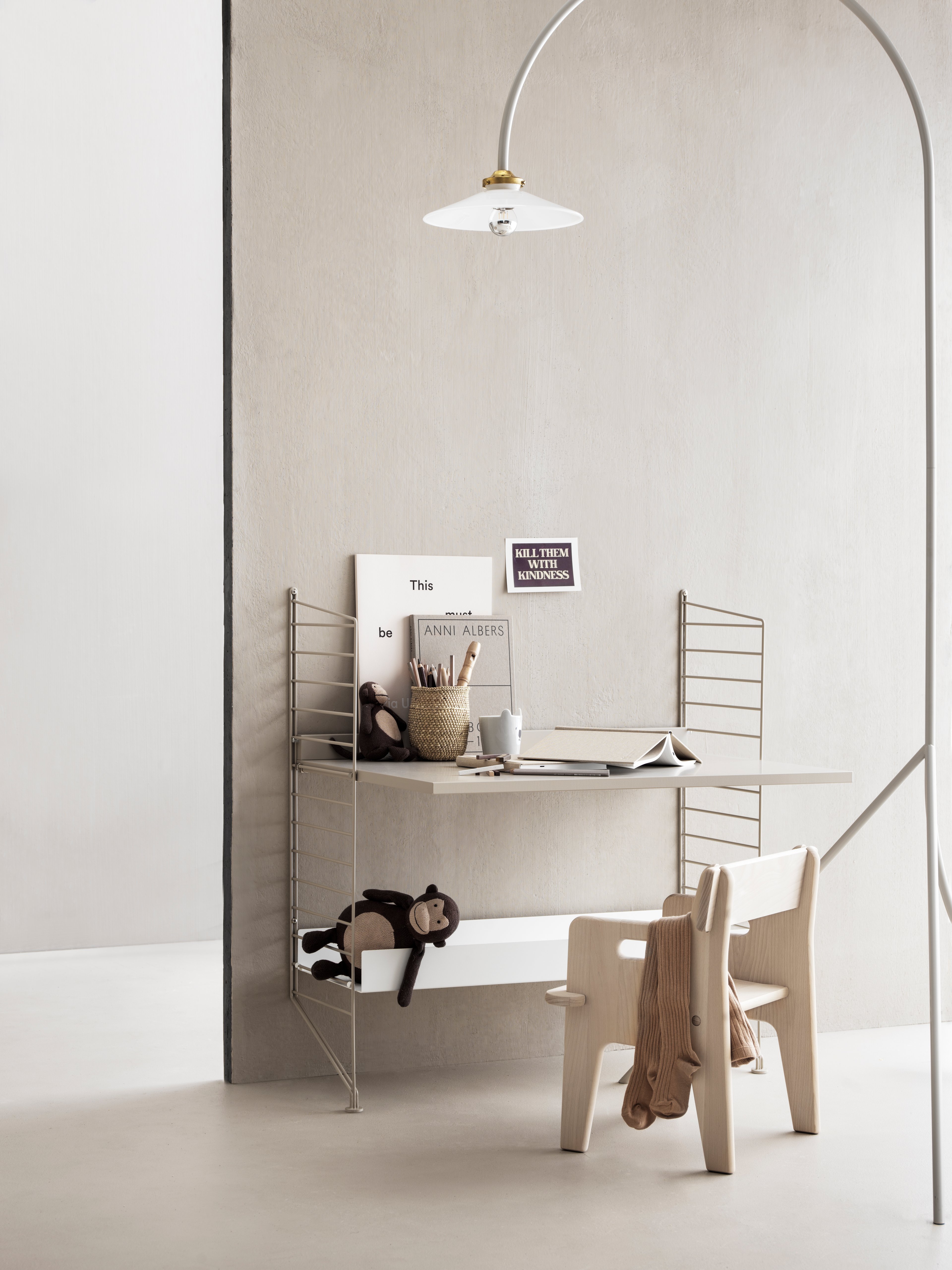 The floor panels are available in three heights, 85 cm, 115 cm, 200 cm along with one depth, 30 cm. The panels are the base when building your string shelf. When the panels are decided you can start adding products with 30 cm depth from String® System. Choose among shelves, cabinets, drawers, magazine shelves and more. The foot of the floor panel rests against the floor which makes the shelf stable while appearing light and airy. Make your shelf even more functional and unique by adding organizers, knife holder or a magazine holder, which all are placed on the panel’s threads. The panels come in two different packaging’s, either with one floor panel or two floor panels.