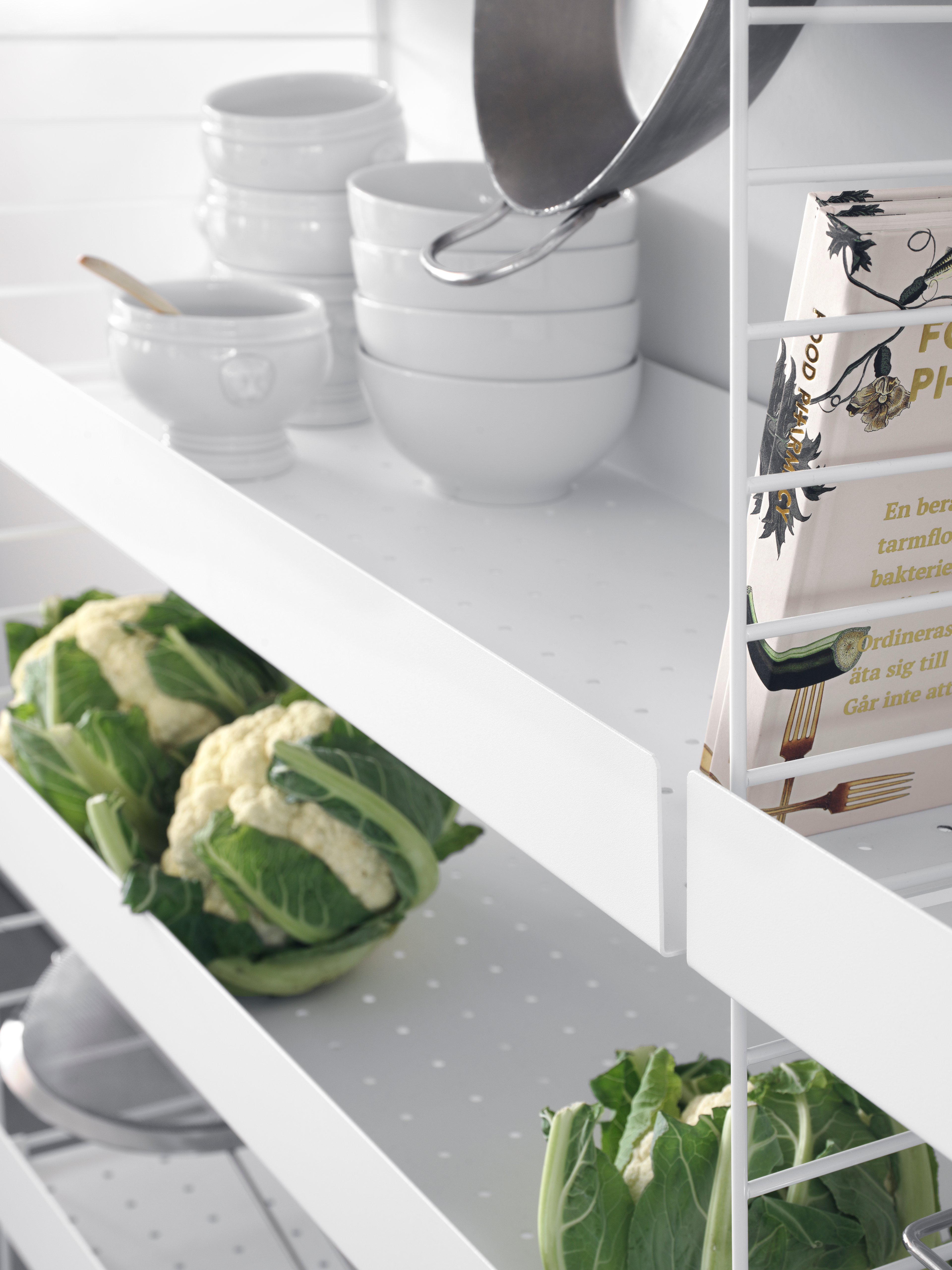 string-system-kitchen-white-closeup_portrait.jpg