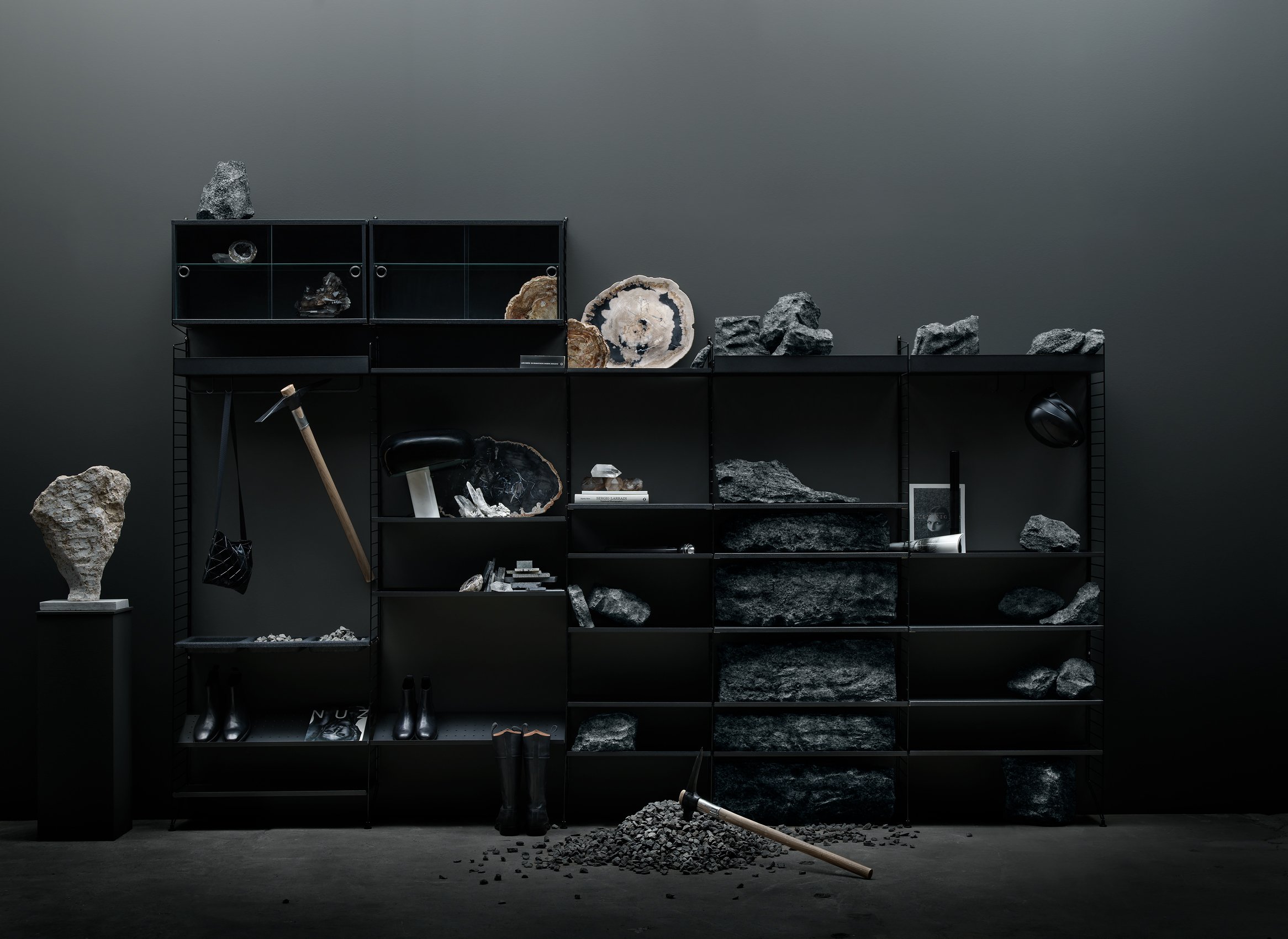 The metal shelves with high edge are available in two widths, 58 and 78 cm, along with two depths, 20 and 30 cm. The shelves are easy to move around and fit into wire and plex panels from String® System if the shelves and panels have the same depth. The 7 cm high edge creates character and valuable storage space. The perforated shelves are the optimal base to be creative with our accessories. Add hooks, rods, or hanger racks to design your own unique shelf. Each packaging contains one metal shelf.