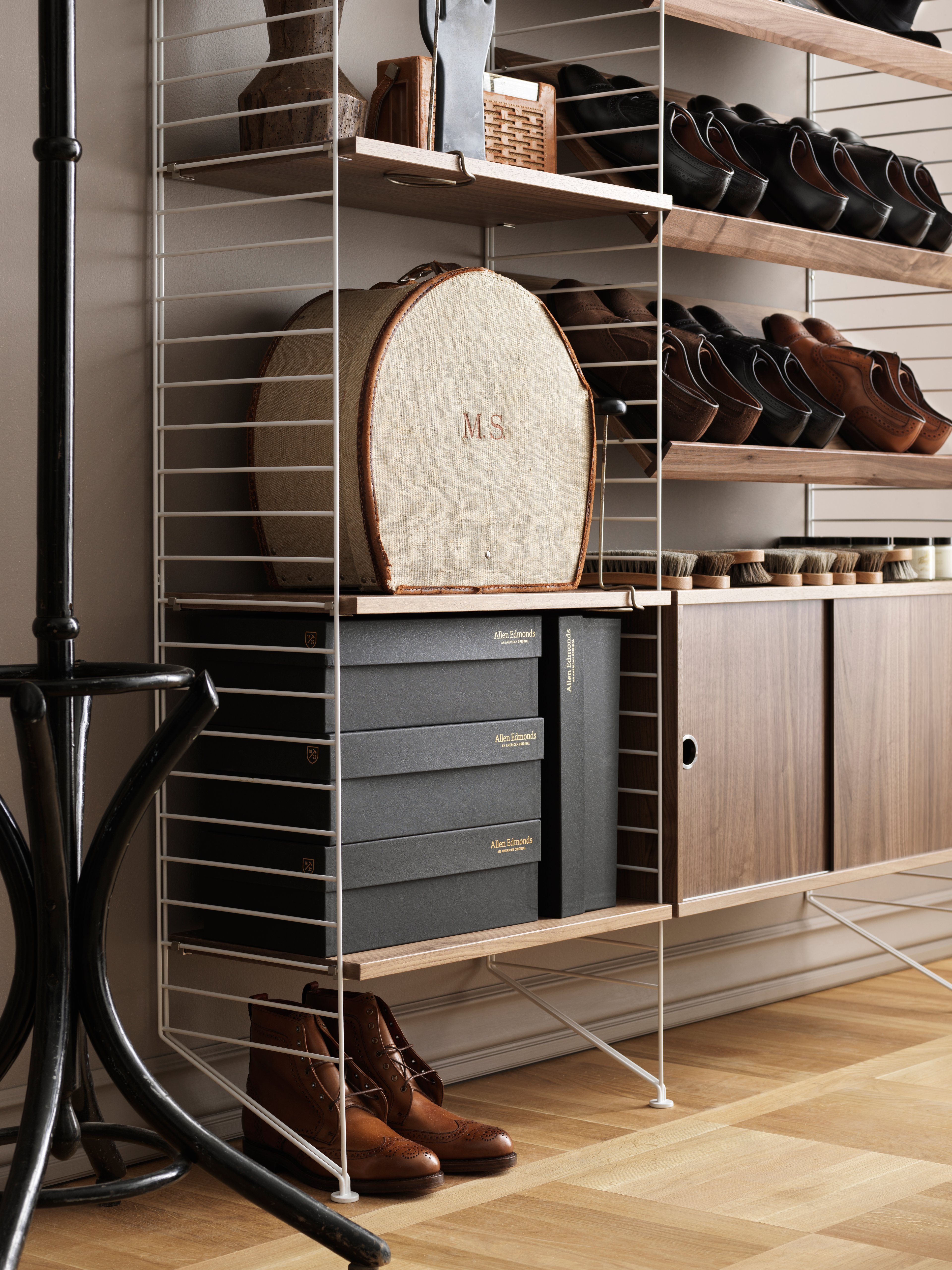 This medium sized combination got it all. Store you most beloved objects and books on the shelves, magazines on the tilted shelf and hide the other stuff in the cabinet. You will not miss anything with this combination.