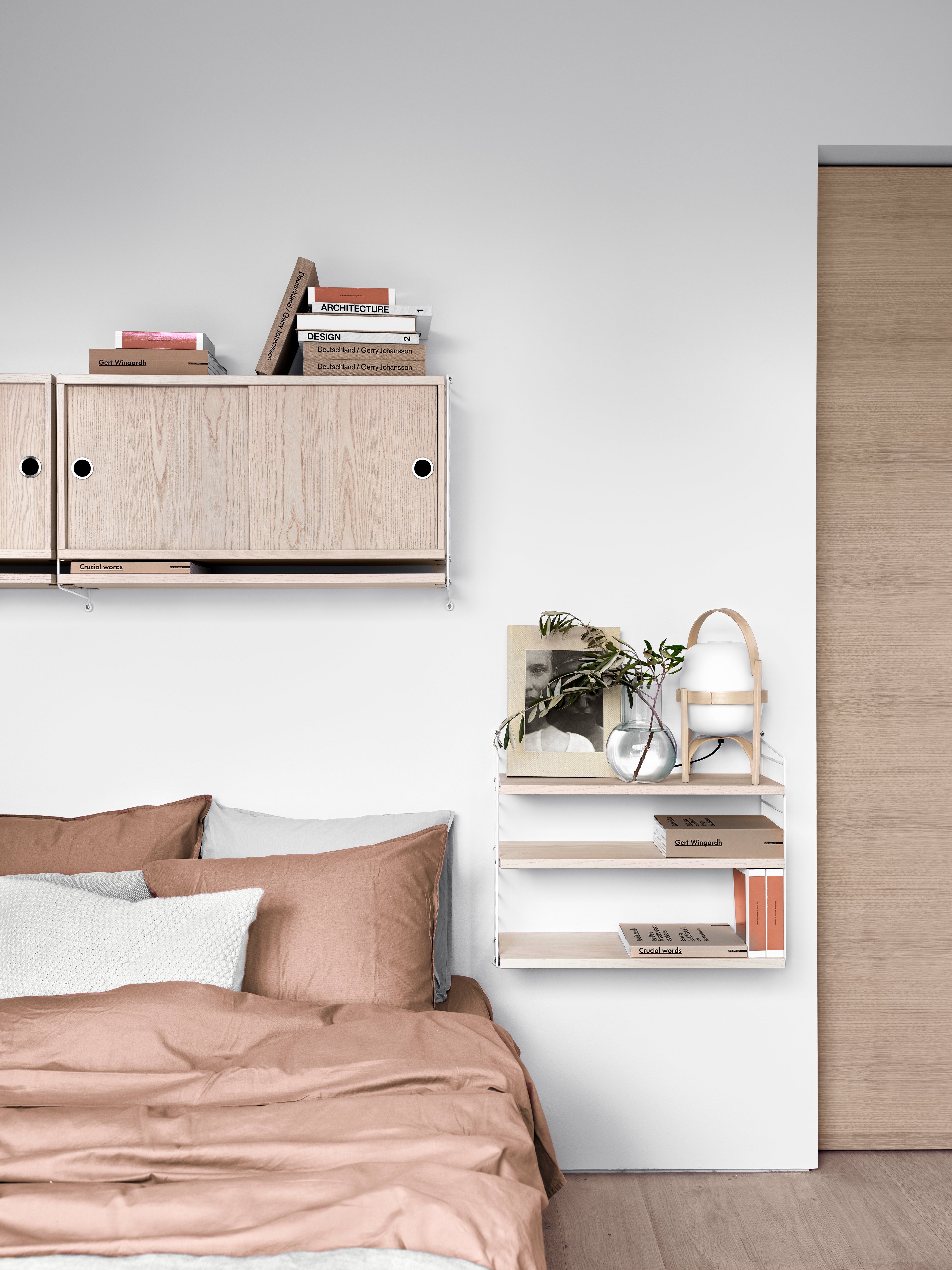 String® Pocket is sold as a complete shelf but is equally flexible as String® System. String® Pocket invites creativity and personality where you can combine two or three String® Pocket shelves into one larger shelf. Mix and match different colours and wooden alternatives to suit your style and preferences. Since the shelf is neat and practical it fits equally well as a nightstand as an extra shelf in your hallway. String® Pocket is sold as one complete unit containing two wire panels, height 50 cm, and three shelves, width 58 cm and depth 15 cm.